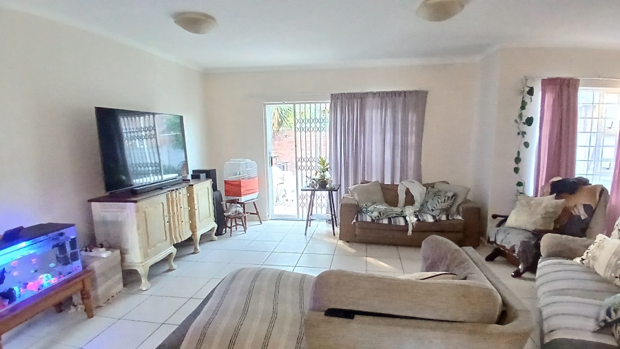 To Let 2 Bedroom Property for Rent in Glenroy Park Eastern Cape